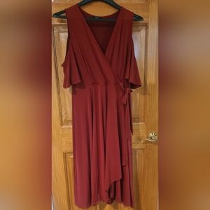 Soprano burgandy faux wrap cold shoulder 2x dress